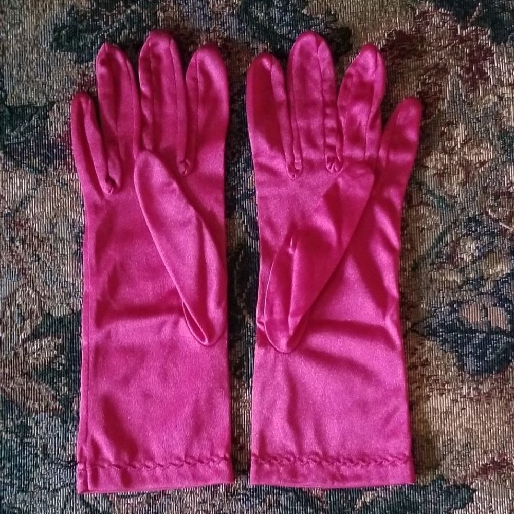 Soft, cerise pink, day or evening wear nylon gloves, size S, ~6.5, vintage 70s